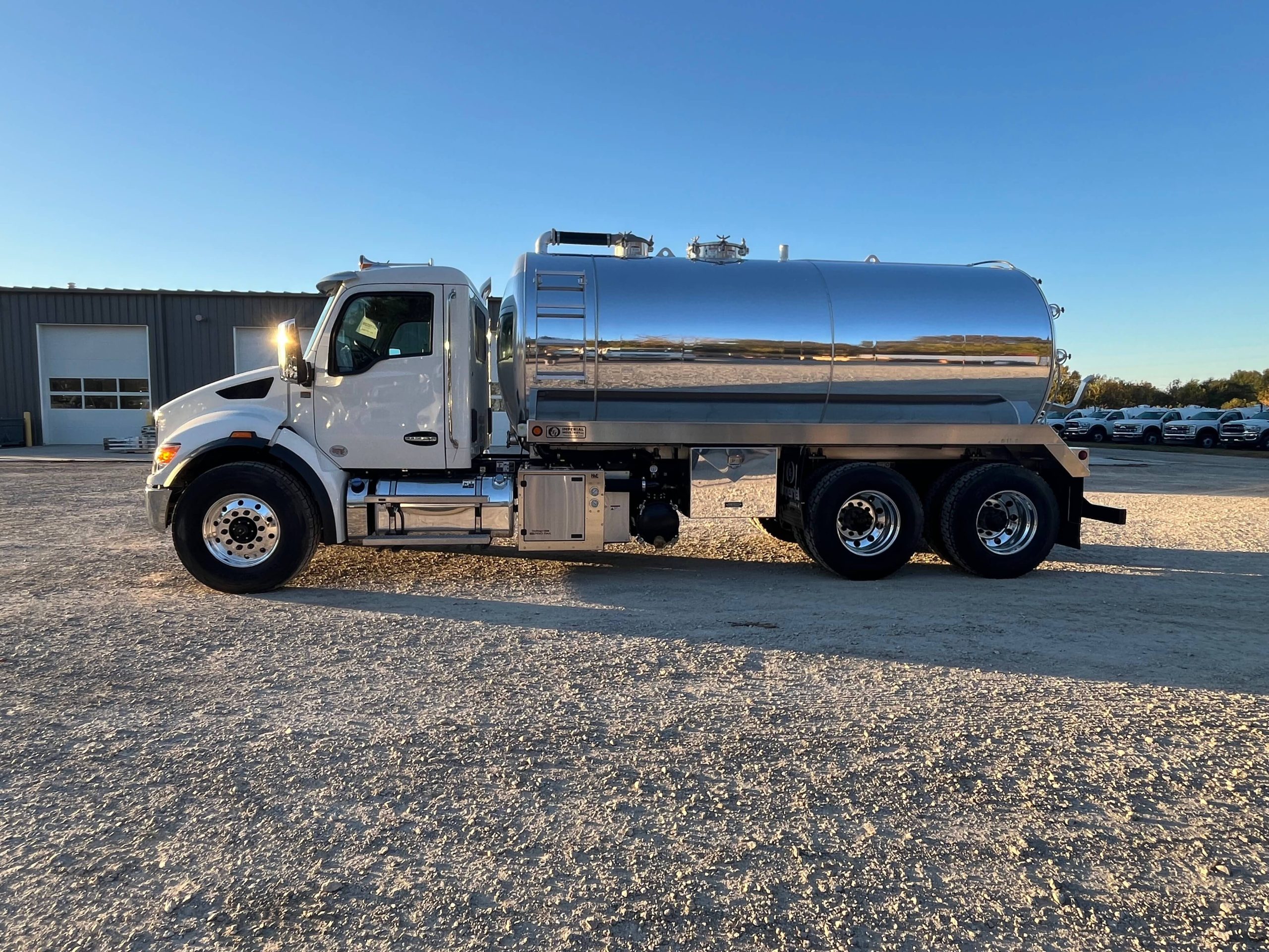 2025 Kenworth T480 (4000-Gallon) Imperial Industries Vacuum Truck w ...